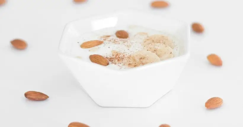 white ceramic bowl with brown liquid - iogurte natural integral